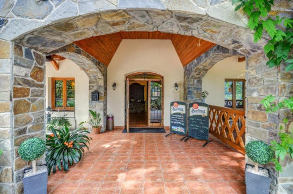 Pension Restaurant Bobrovnik ليبوفا لازن المظهر الخارجي الصورة